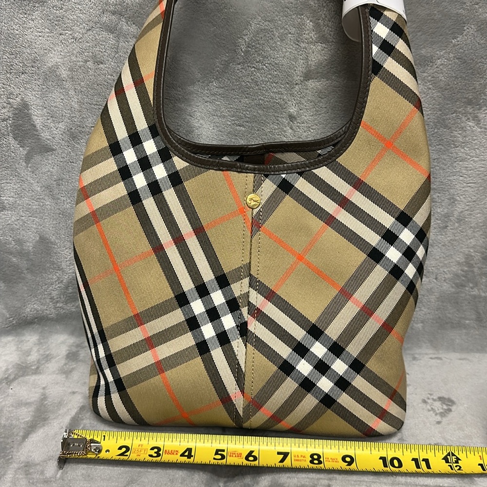 BURBERRY Beige Large Check Shoulder Bag - Picture 9 of 10